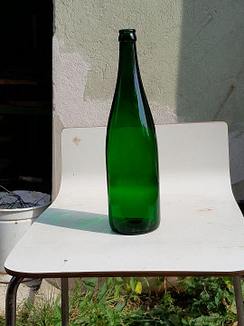 Wein-/Saftflaschen