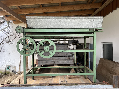 Großkistenentleerung mit Förderband