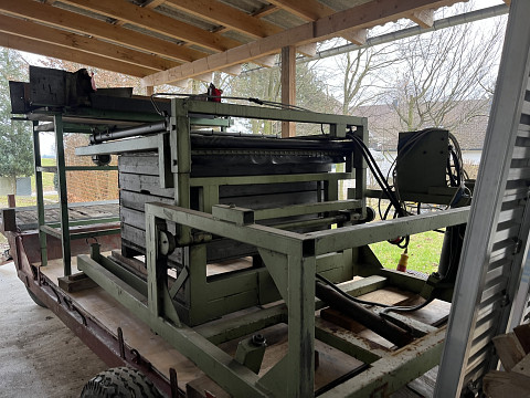 Großkistenentleerung mit Förderband